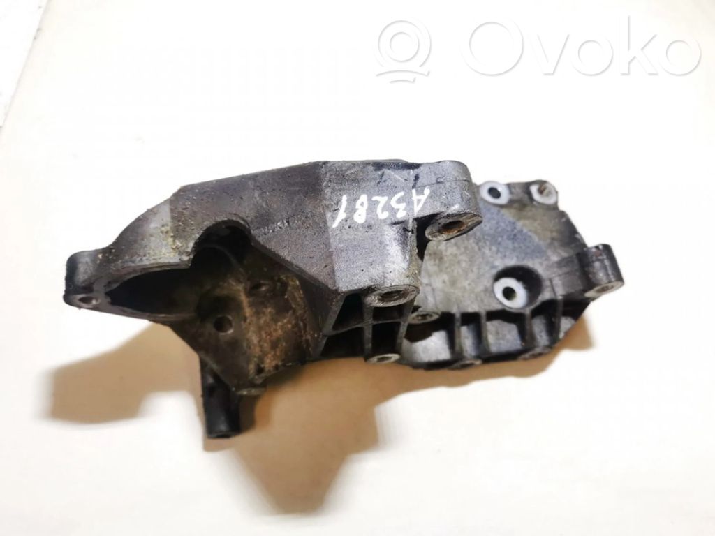 Opel Tigra A Engine mounting bracket 