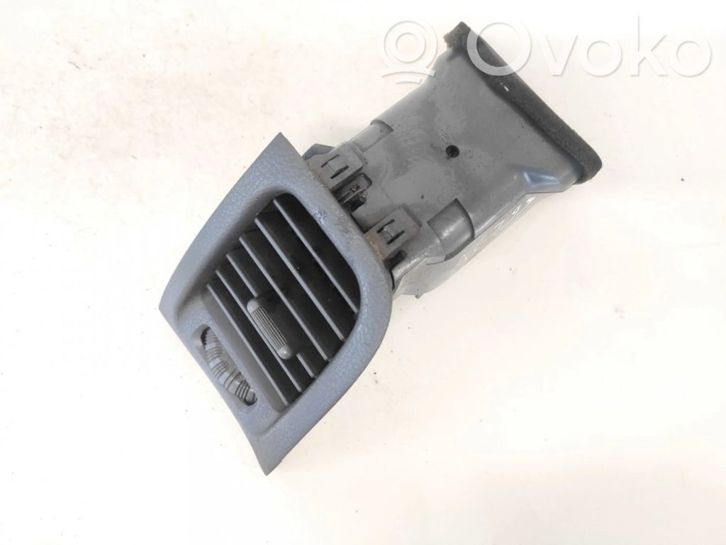 Toyota Previa (XR30, XR40) II Griglia di ventilazione centrale cruscotto