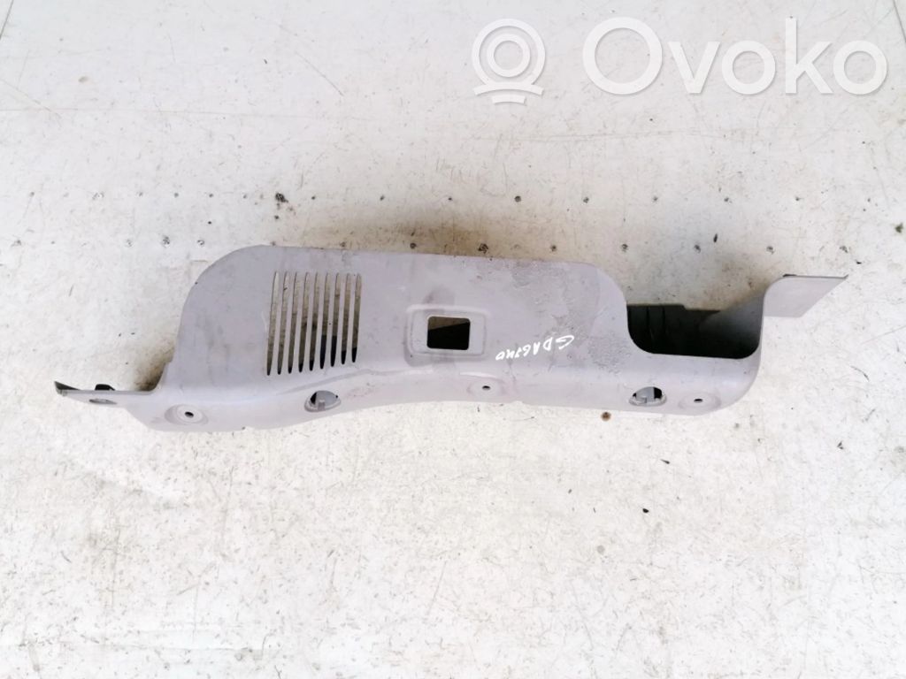 Nissan Almera Tino Altra parte interiore 
