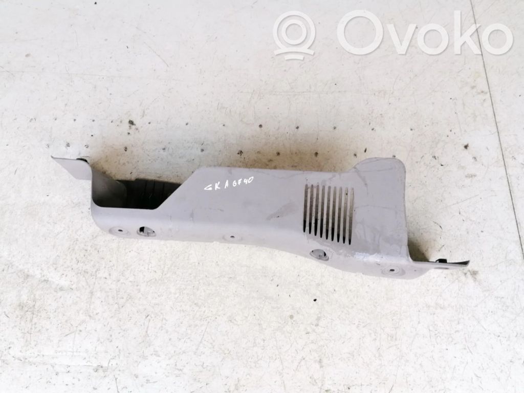 Nissan Almera Tino Altra parte interiore 
