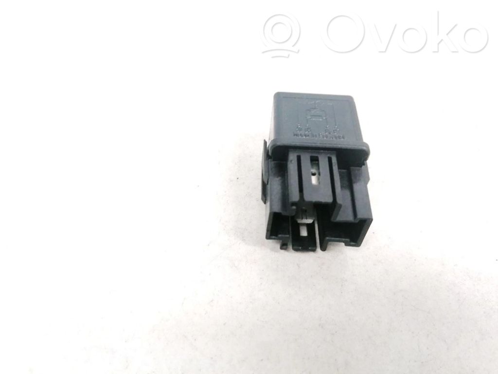 Muu rele   MB953381,V23134B52X240,MB953381,V23134B52X240