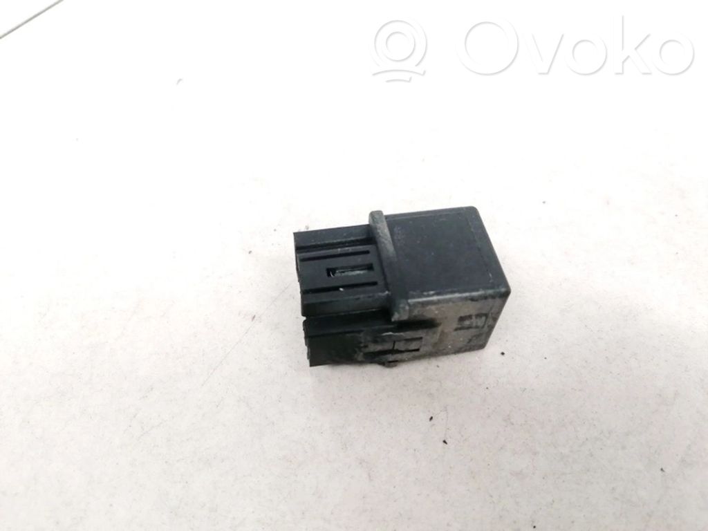 Volvo S40, V40 Alte relee 