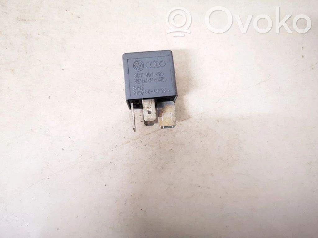 Autres relais   8D0951253,V23134JB52X300,8D0951253,V23134JB52X300