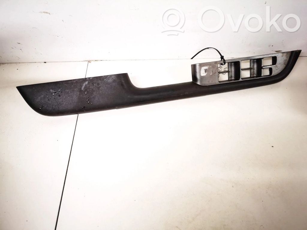 Nissan X-Trail T30 Rivestimento pulsantiera finestrino della portiera anteriore 