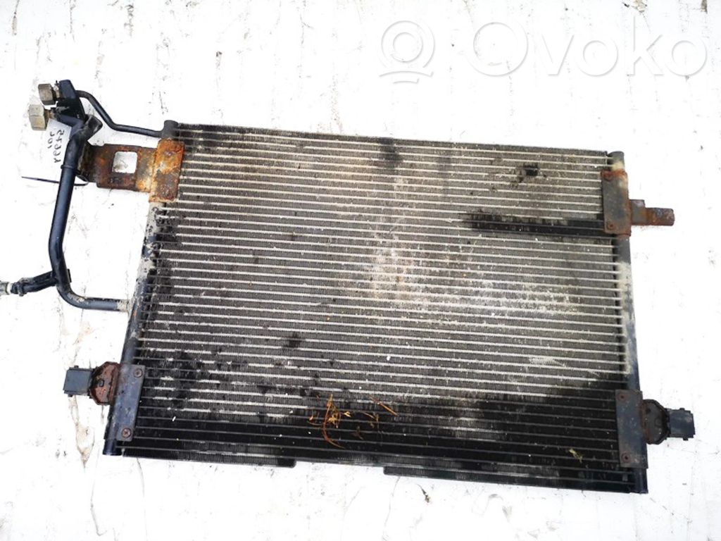Audi 80 90 B3 Radiatore di raffreddamento A/C (condensatore) 