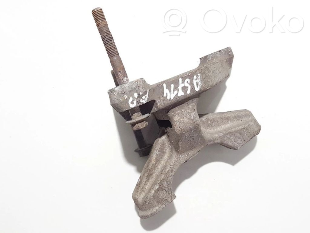 Honda CR-V Engine mounting bracket 
