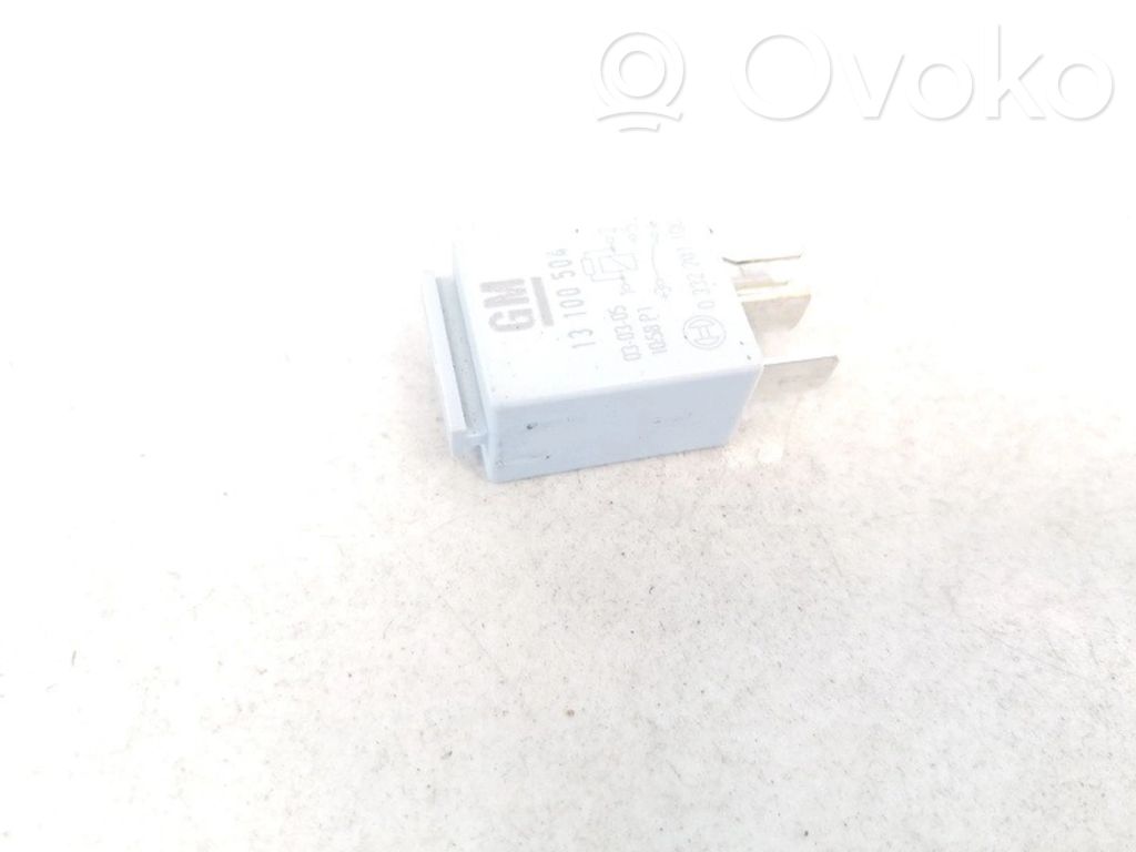 Otros relés   13100504,13100504