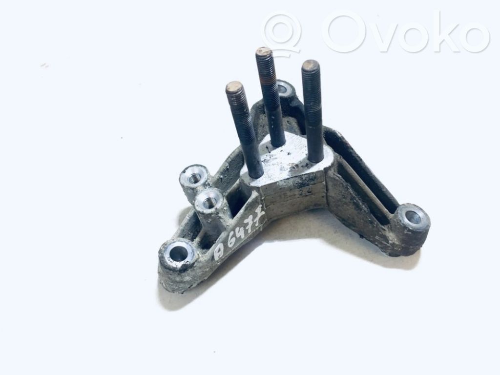 Engine mounting bracket   MR290428,MR290428