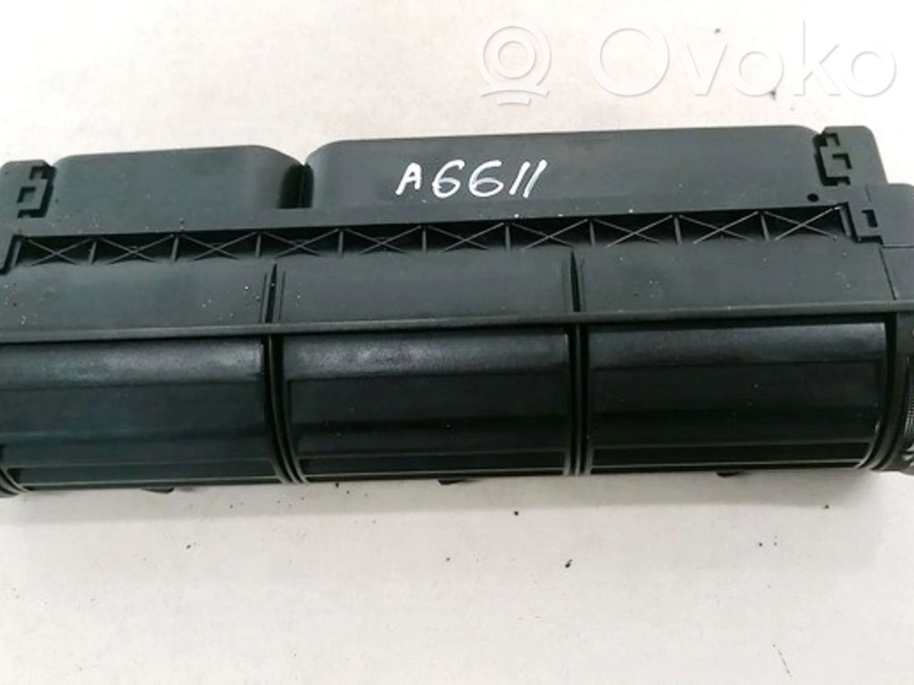 Audi A4 S4 B5 8D Griglia di ventilazione centrale cruscotto