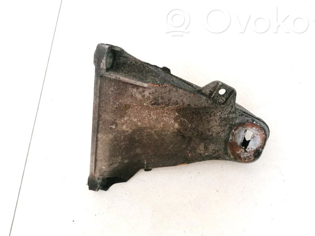 Audi 80 90 S2 B4 Engine mounting bracket 