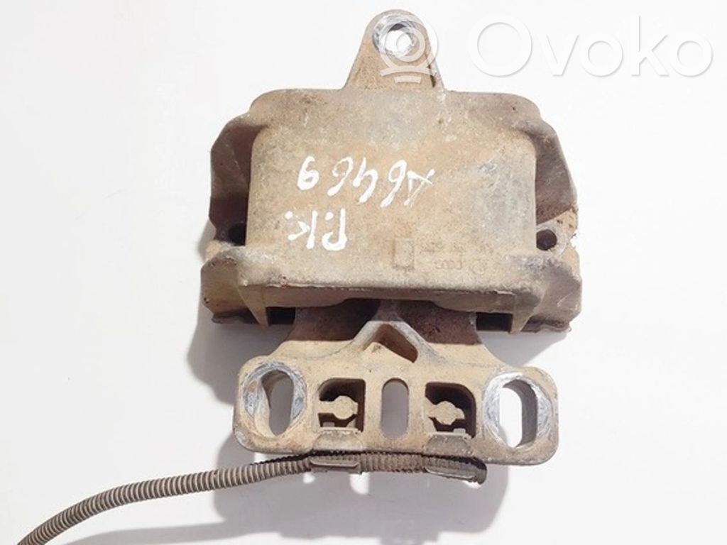 Volkswagen Golf IV Suport tampon motor
