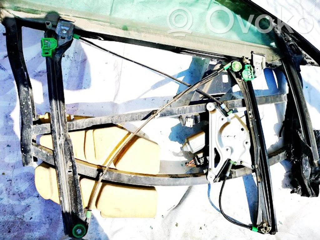 Audi A4 S4 B5 8D Regulador con motor de la ventanilla de la puerta corredera