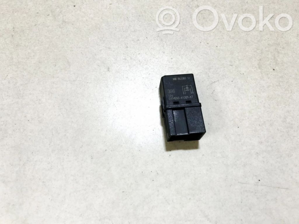 Altri relè   MB95338211,MB95338211
