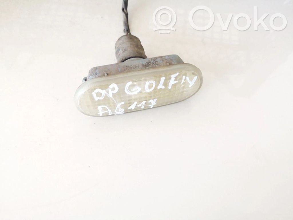 Volkswagen Golf IV Indicatore di direzione del parafango anteriore 
