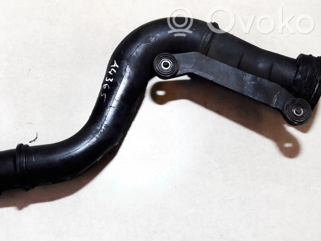 Volkswagen PASSAT B6 Furtun/conductă intercooler