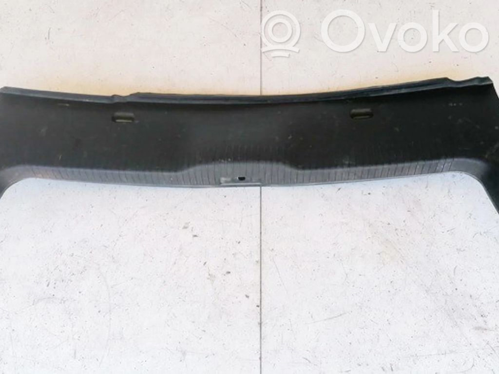 Volkswagen Golf IV Inne elementy wykończenia bagażnika 