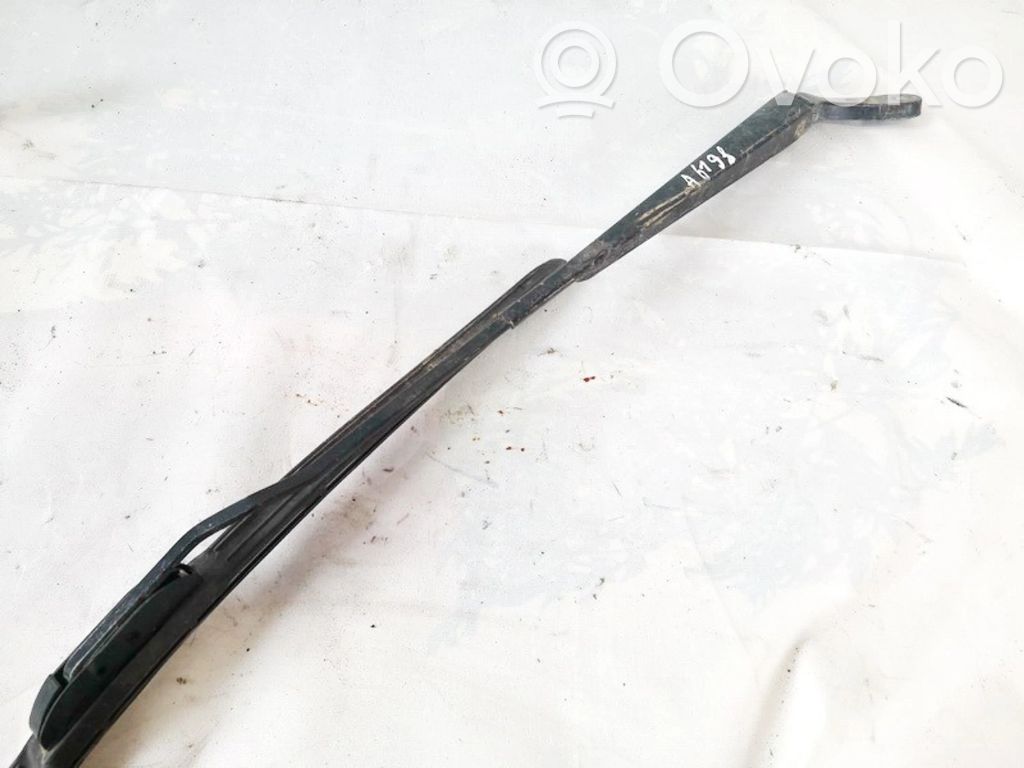 Chrysler Voyager Braccio della spazzola tergicristallo anteriore