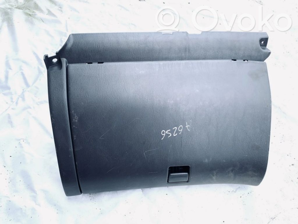 Toyota Corolla E110 Daiktadėžė 