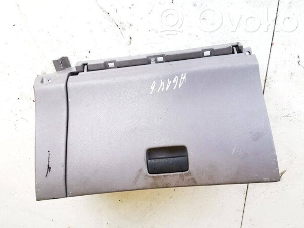 Nissan Primera Handschuhfach 