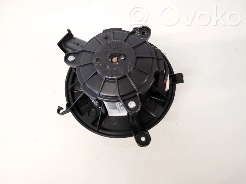 Opel Astra J Lämmittimen puhallin 