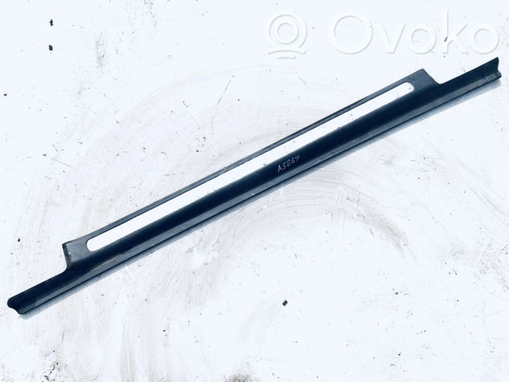 Mercedes-Benz C W203 Copertura del rivestimento del sottoporta anteriore