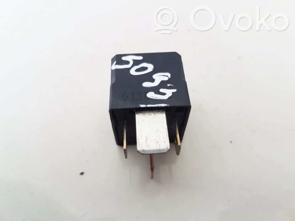 Altri relè   7M0951253A,95VW105705CA,7M0951253A,95VW105705CA