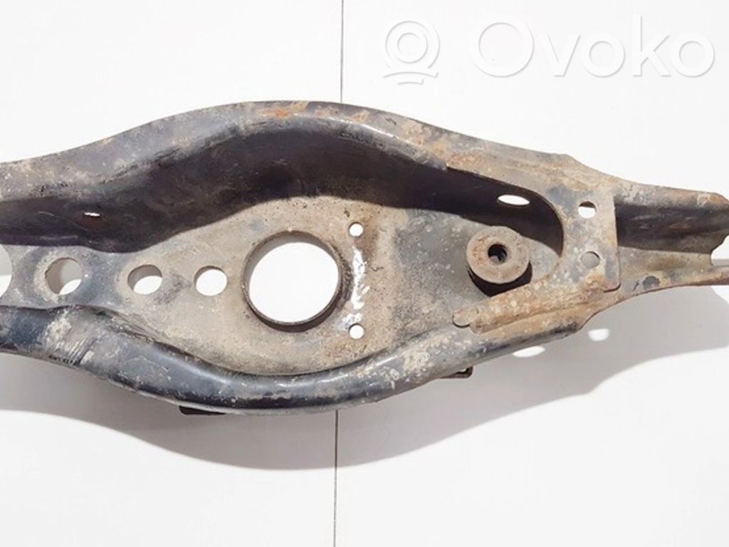 Toyota Avensis T270 Braccio di controllo sospensione posteriore superiore/braccio oscillante