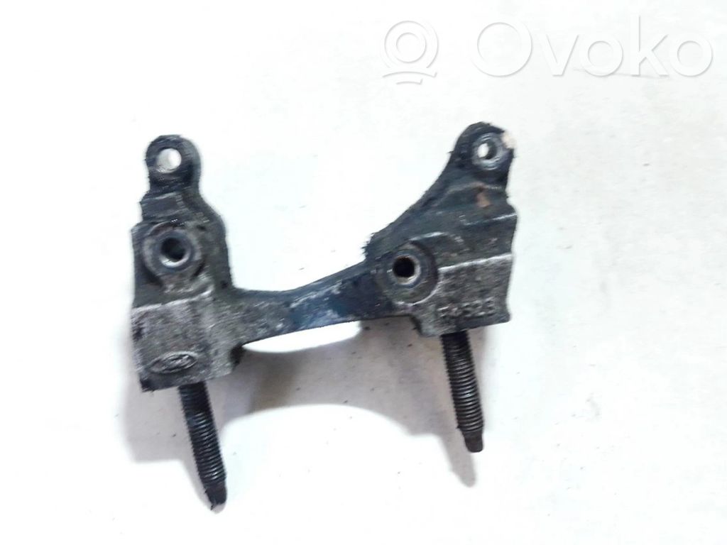 Ford Focus Engine mounting bracket 