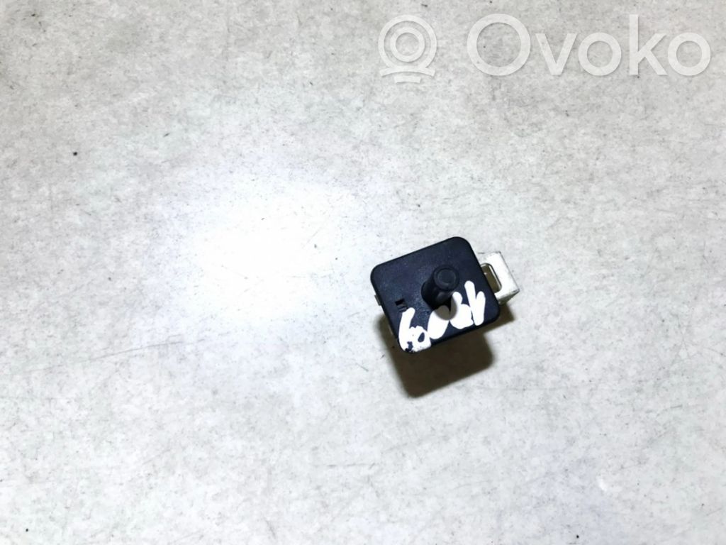 Sensor de la puerta delantera   2028209410,2028209410