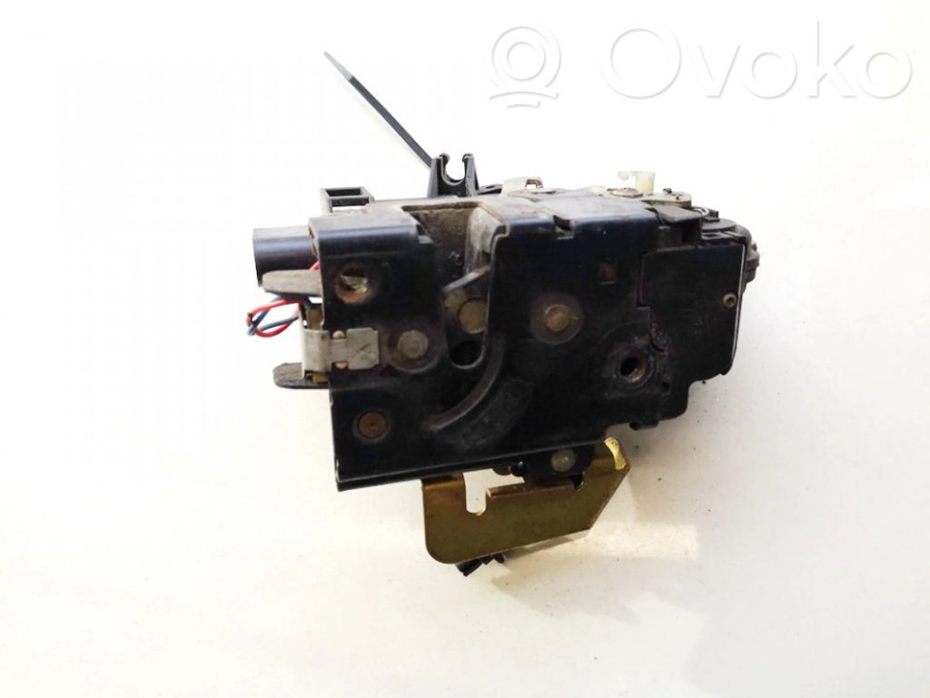 Audi A6 S6 C5 4B Serratura portiera anteriore