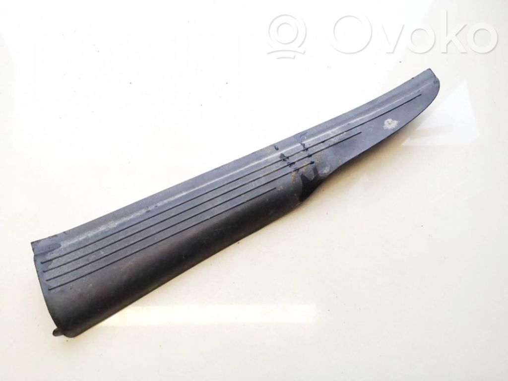 Mercedes-Benz E W211 Copertura del rivestimento del sottoporta posteriore