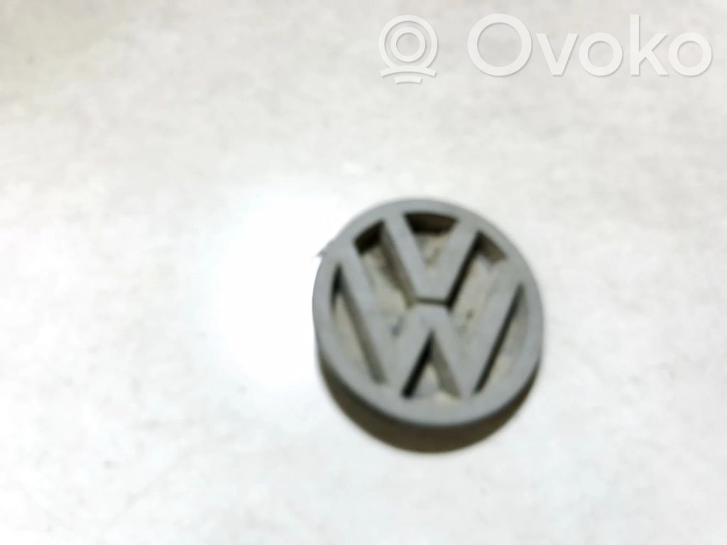 Volkswagen PASSAT B3 Mostrina con logo/emblema della casa automobilistica