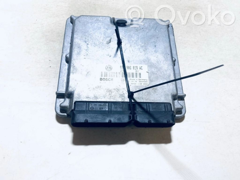 Volkswagen PASSAT B5 Engine control unit/module 