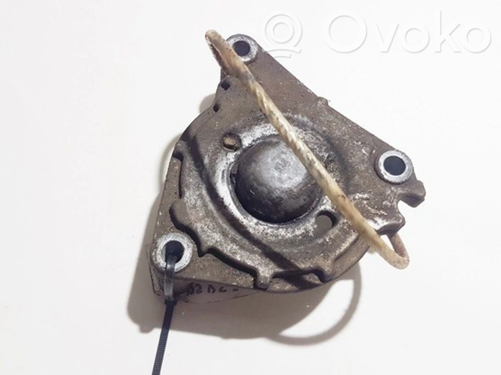 Saab 9-5 Engine mounting bracket 