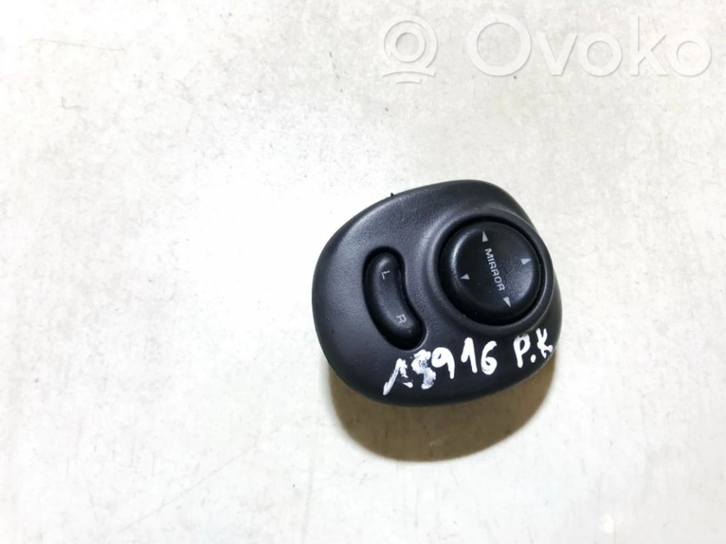 Chrysler 300M Wing mirror switch 