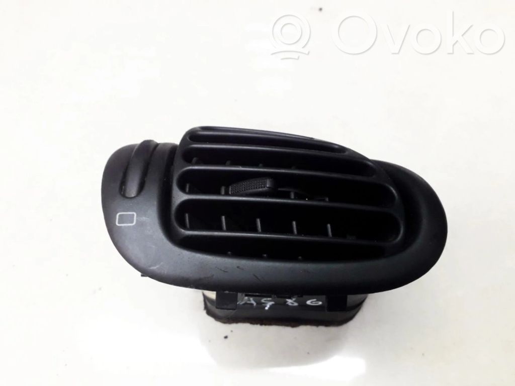 Peugeot 206 Griglia di ventilazione centrale cruscotto 