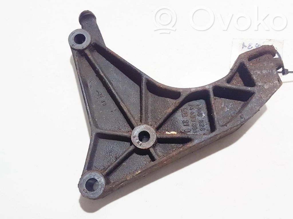 Opel Zafira A Engine mounting bracket 
