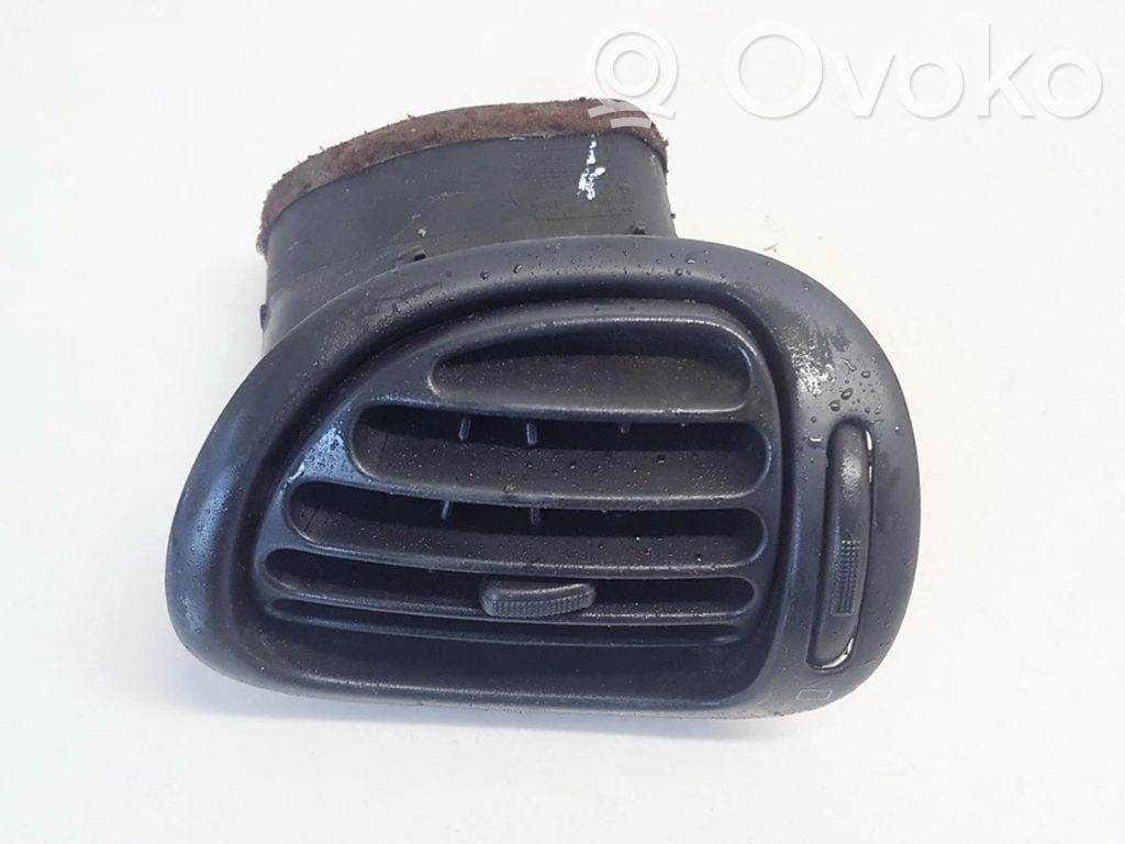 Peugeot 206 Rejilla de ventilación central del panel 
