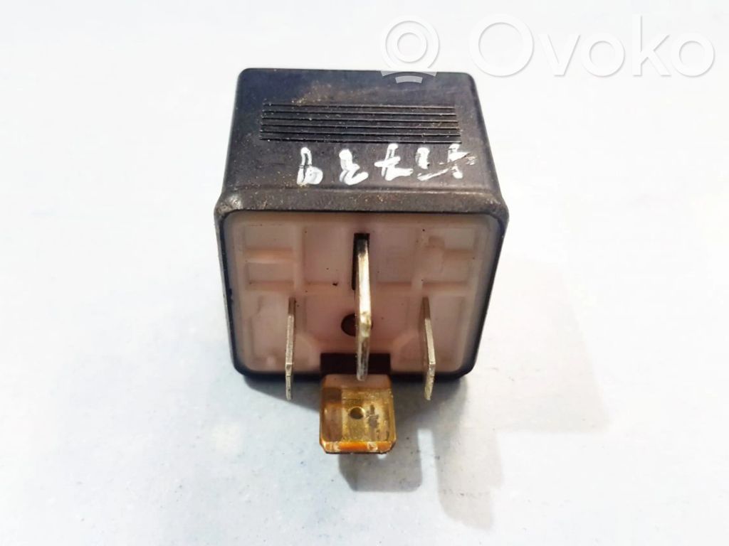 Audi A6 S6 C4 4A Altri relè