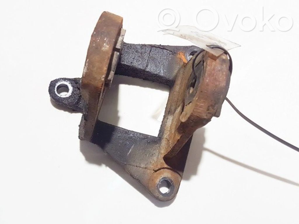 Ford Mondeo MK II Łapa / Mocowanie silnika 