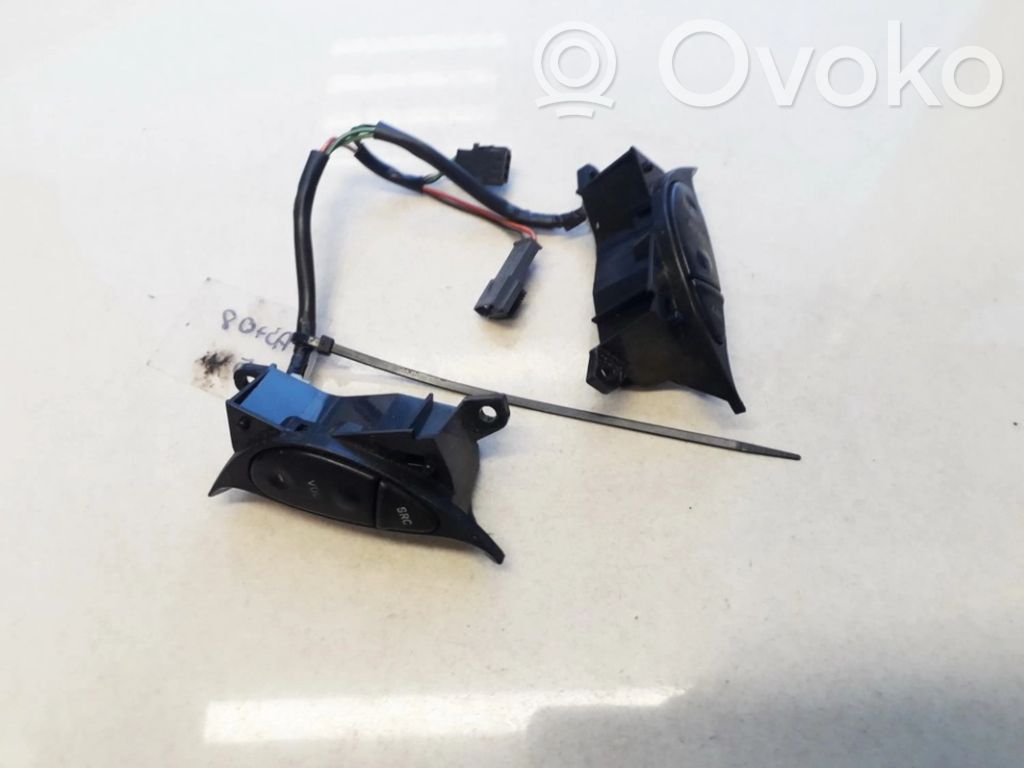 Boutons / interrupteurs volant   4616025,4616025