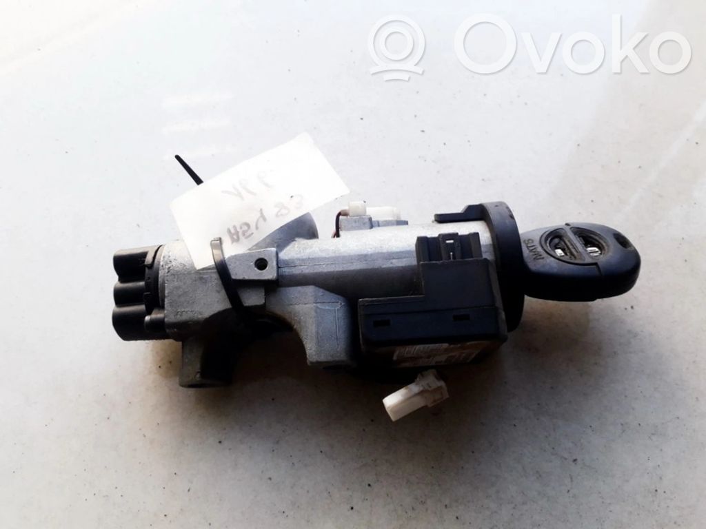 Nissan Almera Tino Virtalukko 