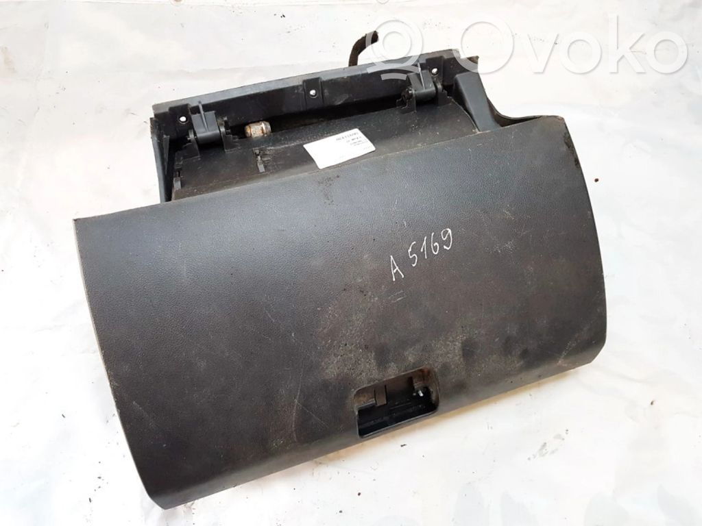 Chevrolet Captiva Handschuhfach 