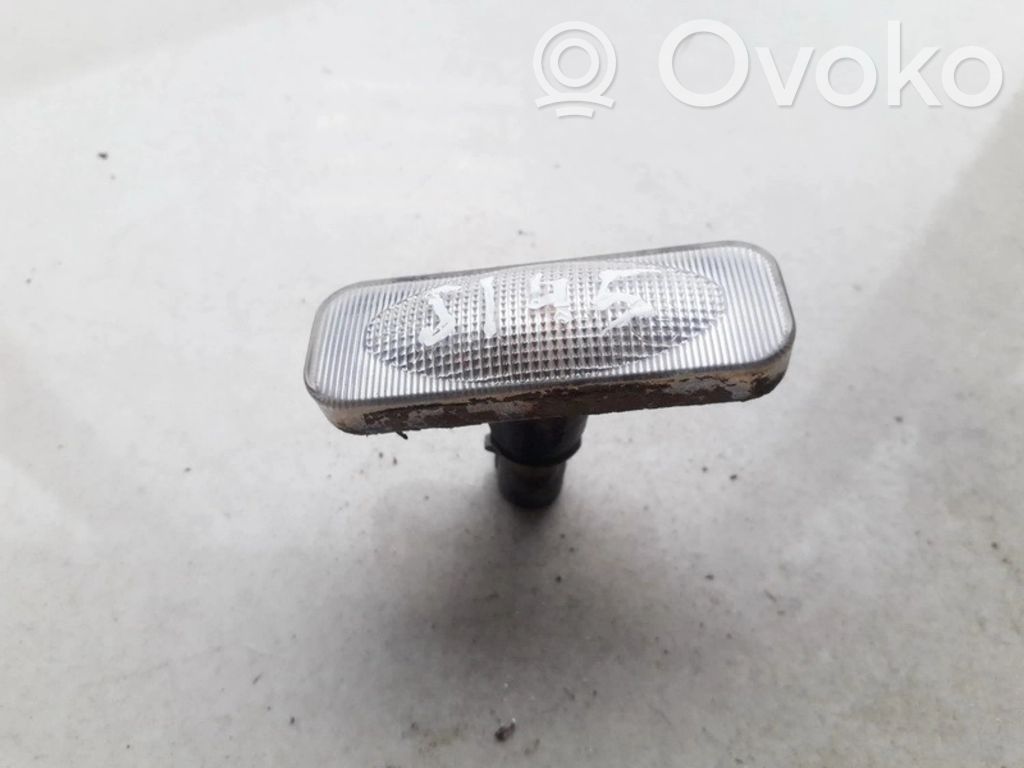 Opel Omega B2 Feu clignotant répétiteur d'aile avant 