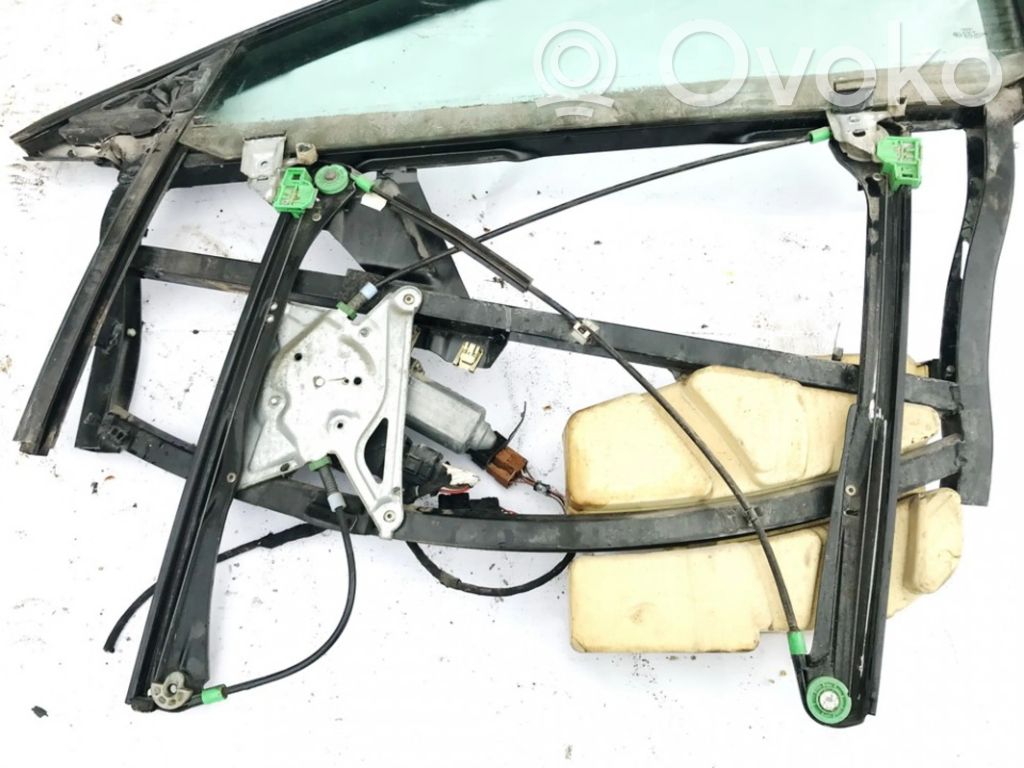 Regulador con motor de la ventanilla de la puerta corredera   8D0837397B,8D0837397B