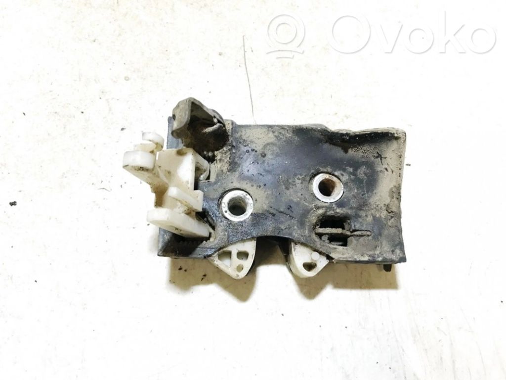 Audi 80 90 B3 Serratura portiera posteriore 