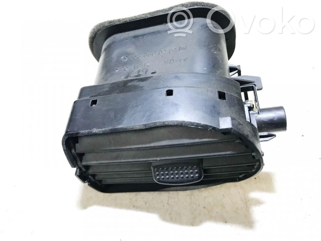 Mercedes-Benz A W168 Rejilla de ventilación central del panel
