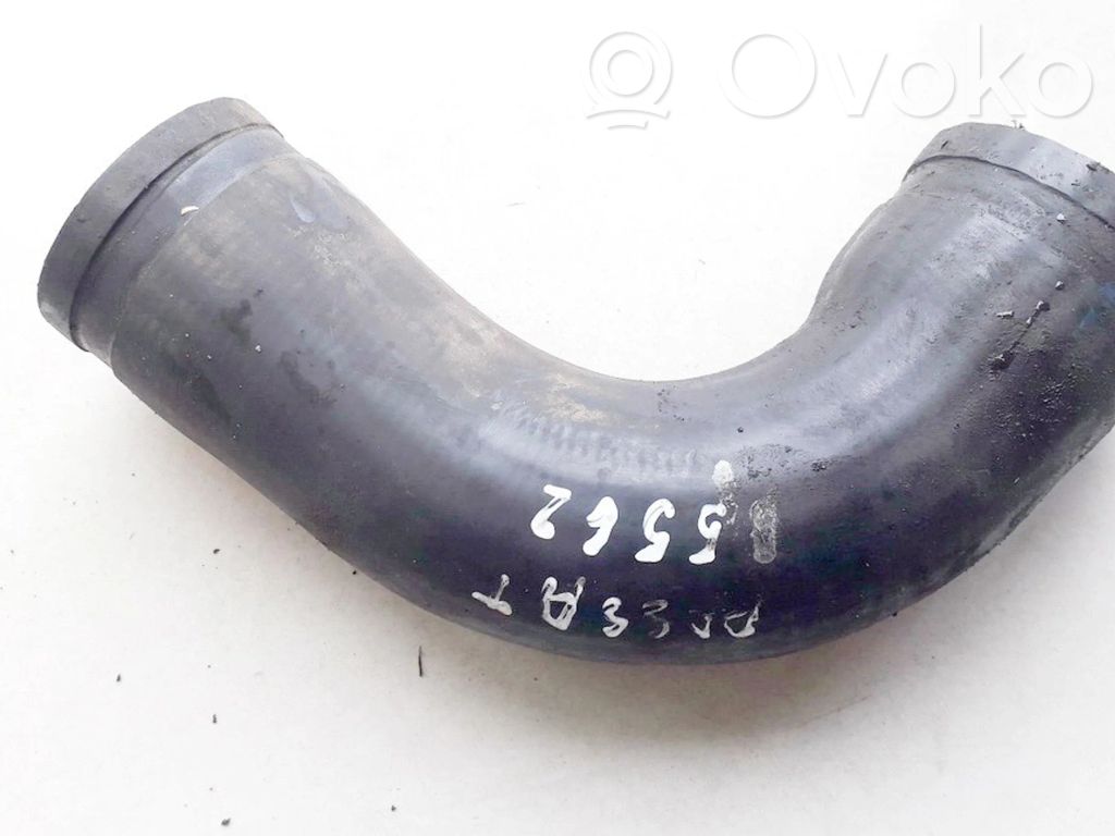 Volkswagen PASSAT B5 Wąż / Rura intercoolera 