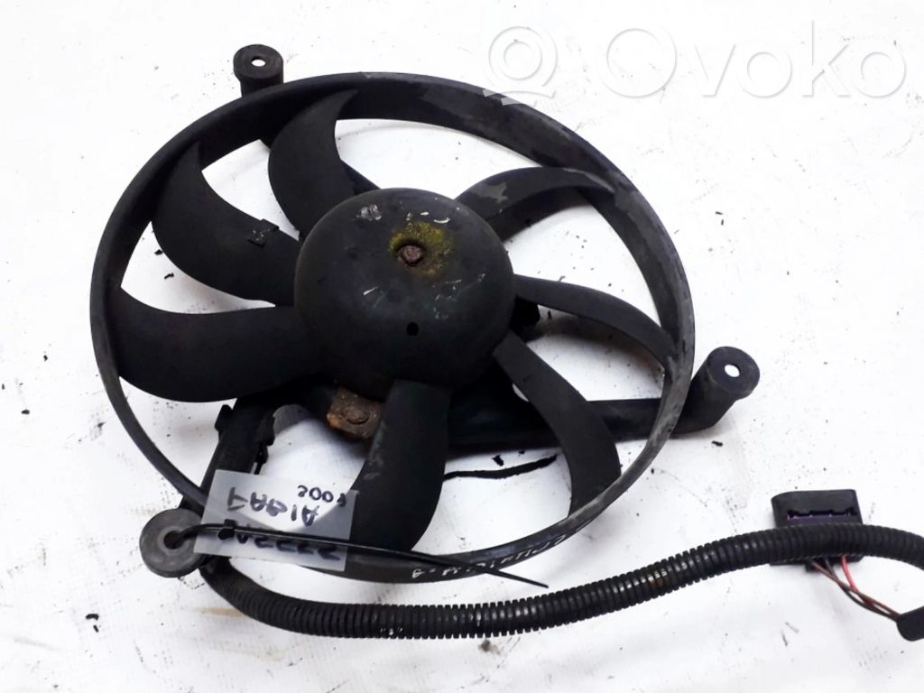 Skoda Fabia Mk1 (6Y) Convogliatore ventilatore raffreddamento del radiatore