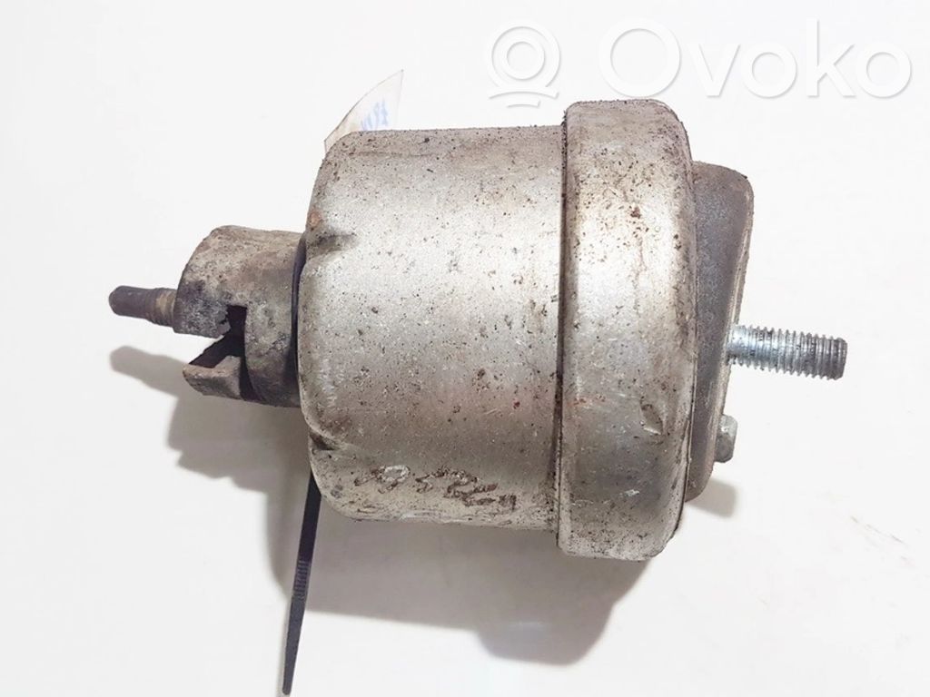 Opel Vectra B Engine mount bracket 
